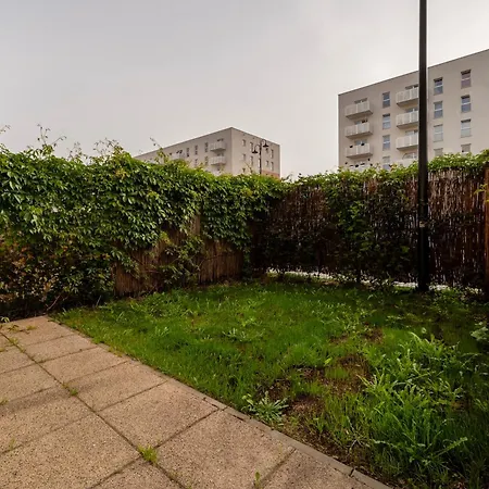 Daire Wroblewskiego With Garden By Bookinghost Łódź