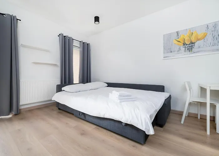 Wroblewskiego With Garden By Bookinghost Łódź