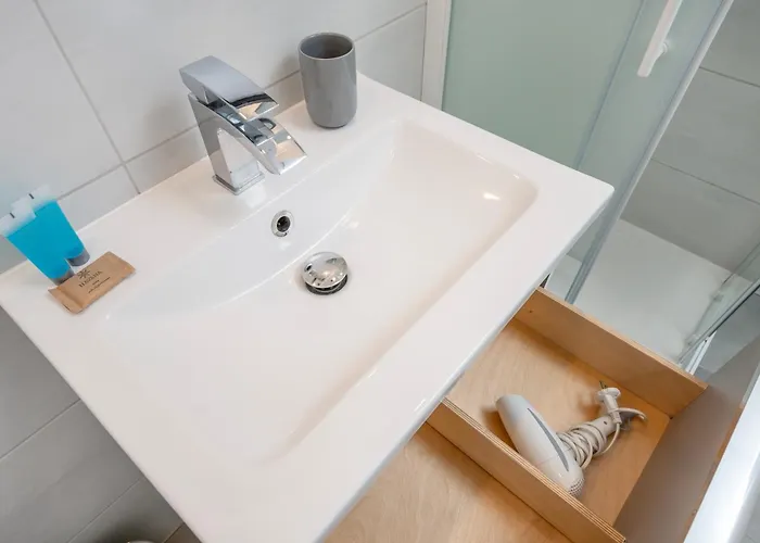 Wroblewskiego With Garden By Bookinghost * Łódź