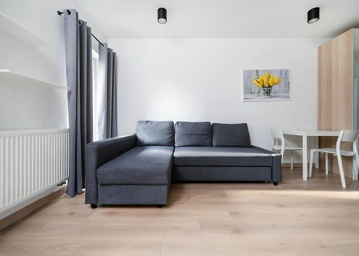 Wroblewskiego With Garden By Bookinghost