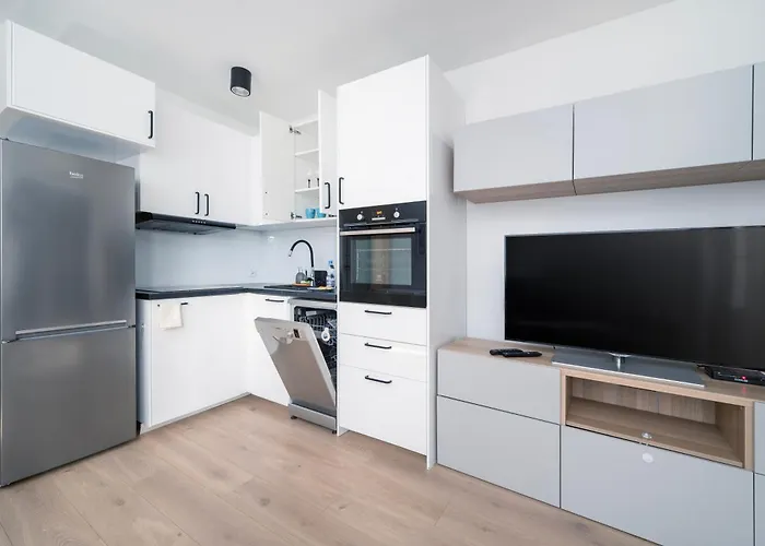 Lägenhet Wroblewskiego With Garden By Bookinghost