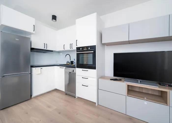 Wroblewskiego With Garden By Bookinghost Łódź