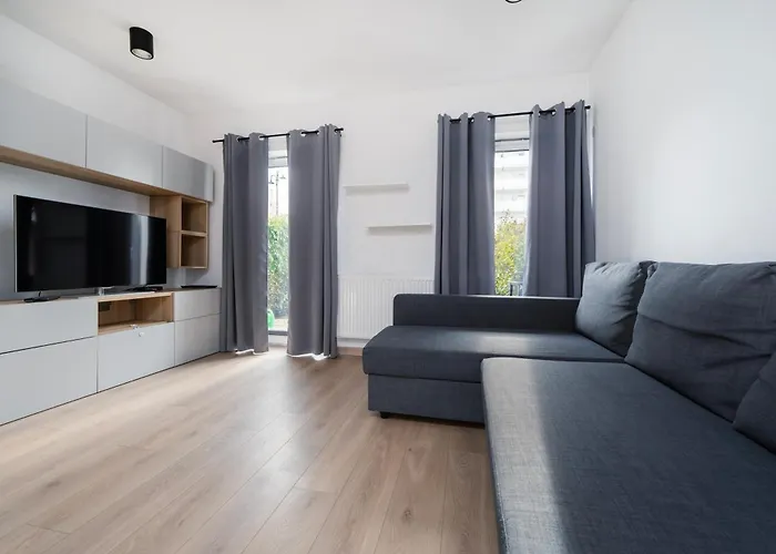 Wroblewskiego With Garden By Bookinghost Łódź